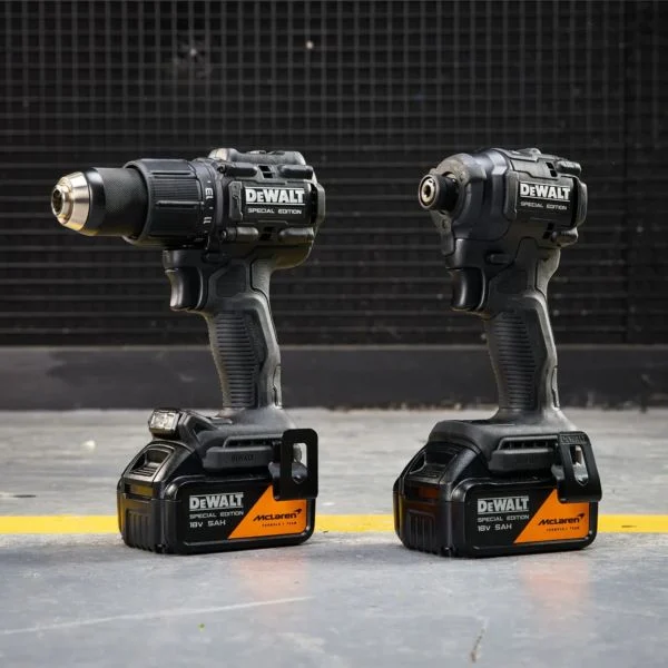 Комплект акумулаторен ударен винтоверт и гайковерт DeWALT DCK2222MP2T-QW, McLaren F1 XR, 18 V, с 2 x 5 Ah батерии, зарядно у-во и куфар / DCK2222MP2T-QW Комплект акумулаторен ударен винтоверт и гайковерт DeWALT DCK2222MP2T-QW, McLaren F1 XR, 18 V, с 2 x 5 Ah батерии, зарядно у-во и куфар / DCK2222MP2T-QW